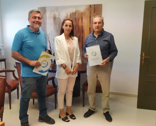 Encuentro entre el CET y la concejala de Comercio de Torremolinos, Isabel Vargas