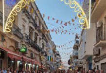 Este fin de semana el Círculo de Empresarios de Torremolinos ha asistido a la inauguración de la Feria en honor a la Virgen del Carmen de la Carihuela.