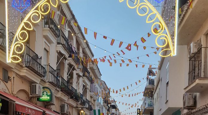Este fin de semana el Círculo de Empresarios de Torremolinos ha asistido a la inauguración de la Feria en honor a la Virgen del Carmen de la Carihuela.