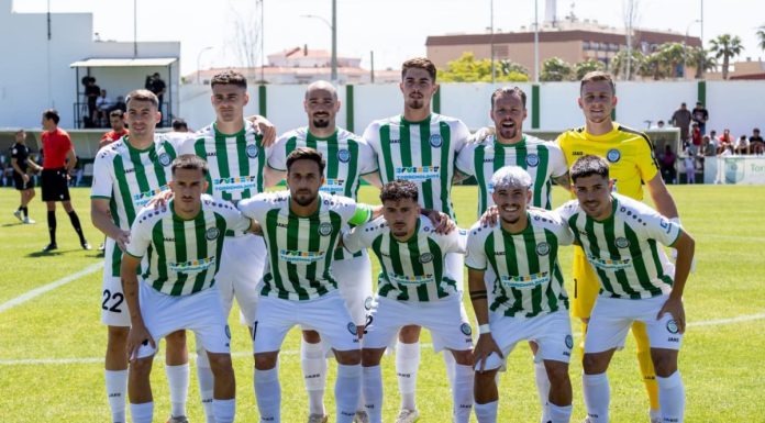 La Junta Directiva del Círculo de Empresarios asistió el pasado domingo al encuentro que el Juventud de Torremolinos disputaba con el Málaga City