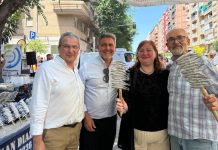 Todo un éxito la 1ª Gran Espetada celebrada este sábado en la zona comercial del Gran Eje, avenida de Andalucía, de Jaén capital.