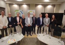Ayer, en Benalmádena, destacadas figuras del comercio y turismo se reunieron para debatir sobre el futuro de estos sectores en nuestra región