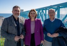 El presidente y vicepresidente del Círculo de Empresarios de Torremolinos asisten a la inauguración del ascensor panorámico del Parque de La Batería