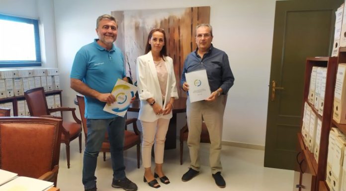 Encuentro entre el CET y la concejala de Comercio de Torremolinos, Isabel Vargas