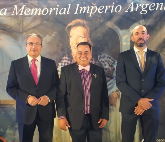 El Círculo de Empresarios asiste a la VII Cena del Mantón.