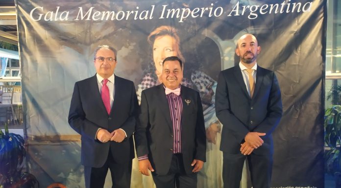 El Círculo de Empresarios asiste a la VII Cena del Mantón.