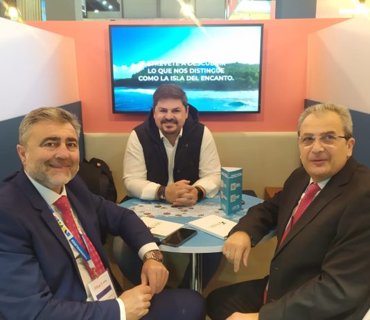 Representantes de Círculo de Empresarios se reúnen con el director de la revista Lugares y Más