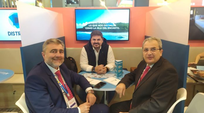 Representantes de Círculo de Empresarios se reúnen con el director de la revista Lugares y Más