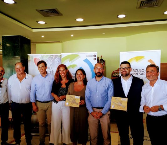 El Círculo entrega al chef Richard Alcaide y al grupo Peñarroya el premio “La Cigala”