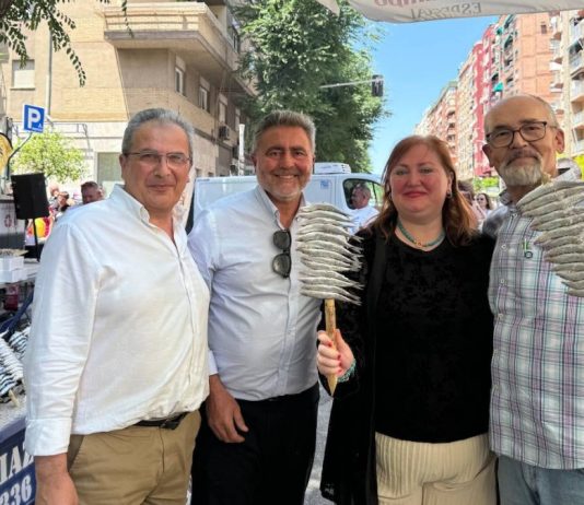 Todo un éxito la 1ª Gran Espetada celebrada este sábado en la zona comercial del Gran Eje, avenida de Andalucía, de Jaén capital.