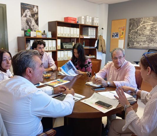 Reunión de la Mesa del Comercio del Círculo de Empresarios: Necesidad Urgente de un Plan Estratégico para el Comercio de Ayuntamiento de Torremolinos