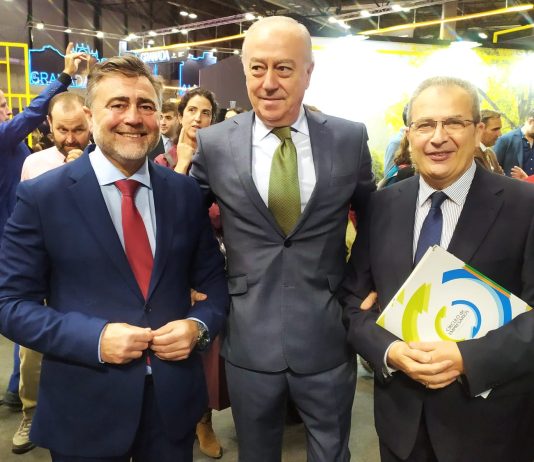 Encuentro en FITUR: Presentación del programa Visionarios en el stand de Torremolinos