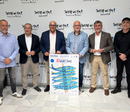 Hoy hemos presentado en el Ayuntamiento de Torre del Mar, el cartel de la semifinal oriental de la XI edición del Concurso de Espetos 2025